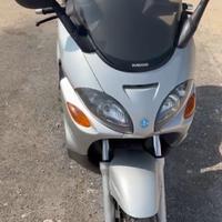 Piaggio x9