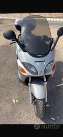Piaggio x9