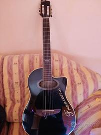 Chitarra classica amplificabile