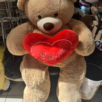 Peluche orso con cuore h 130cm
