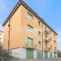 LUMINOSO TRILOCALE CON BALCONE E GARAGE IN CONDOMI