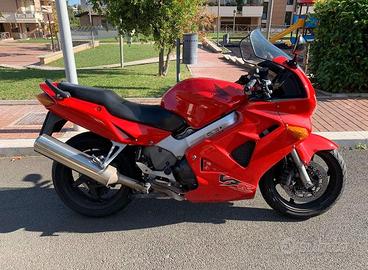 Honda VFR 800 RC46