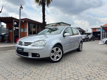 Volkswagen Golf ADATTA A NEOPATENTATI 1.6 16V FSI 