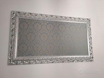 Quadro tessuto con cornice argentata stile barocco