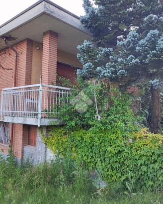 VILLA SINGOLA A MONTEMARZINO