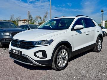 VOLKSWAGEN T-Roc 2.0TDI LED CARPLAY PARK ASSIST AC