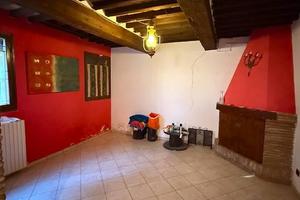 CASA INDIPENDENTE IN CONTESTO BUCOLICO CON GIARDIN