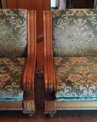 Coppia di poltrone vintage in tessuto damascato