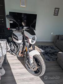 Moto Morini seiemmezzo