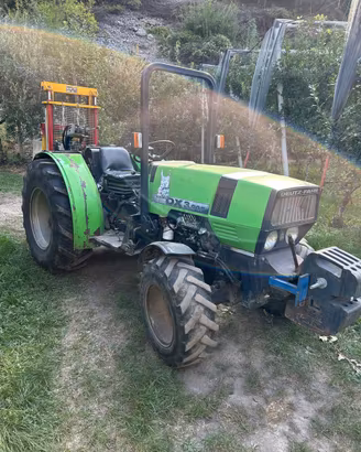 Trattore agricolo