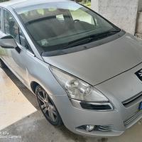 Peugeot 5008   7  posti