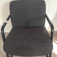 poltroncine imbottite marroni per ufficio