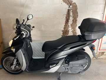 Scooter Yamaha xenter 150 solo 2200 km