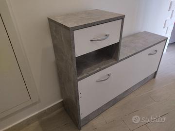 Mobiletto con specchio