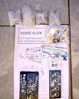 KIT Orologio IN12 Nixie Tube RGB Cyberpunk