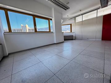 Uffici commerciali su richiesta