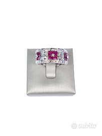 Anello in oro con rubini e diamanti