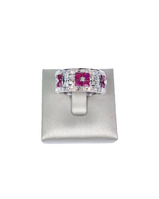 Anello in oro con rubini e diamanti