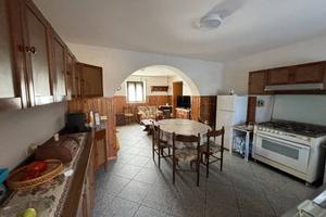 Appartamento di 190 m² con più di 5 locali e posto