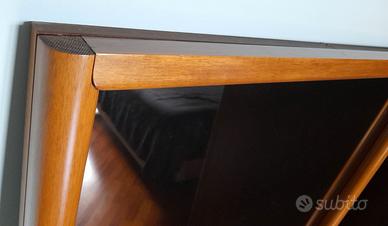 Specchio fumè con cornice in legno