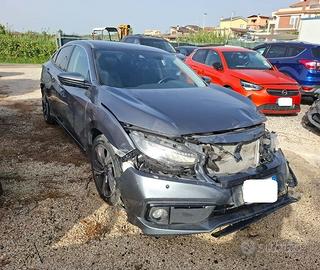 Honda Civic 4DR 1.5 turbo benzina 2020 incidentata