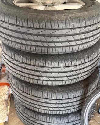 Pneumatici quasi nuove misura 235/65/r17