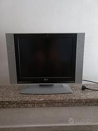 TV LG LCD 20" con base originale