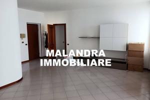 Appartamento di 133 m² con 4 locali e box auto a O