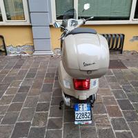 VESPA GTS 310  leggi tutto 