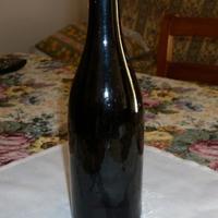 BOTTIGLIE IN VETRO NERO CON GOBBA ALLA BASE