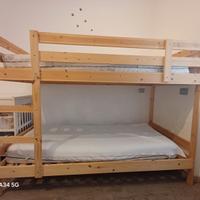 Letto a castello e scala contenitore
