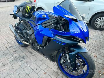 Yamaha r1 2023