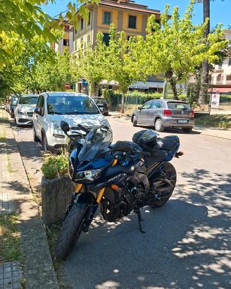 Yamaha Fz1 con accessori 