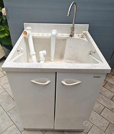 Lavatoio con mobiletto e rubinetto – completo