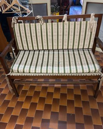 Panca vintage in legno con cuscini