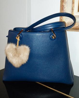 Cuore in pelo beige accessorio per borse e zaini