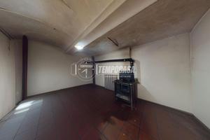 rif: A001 Villetta di testa su tre livelli con gia