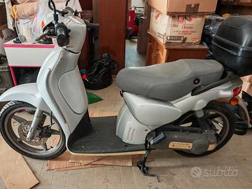 Aprilia Scarabeo cc. 50  4T 4V.