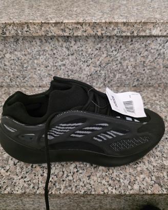 Adidas Yeezy 700 V3 Dark Glow GX6144