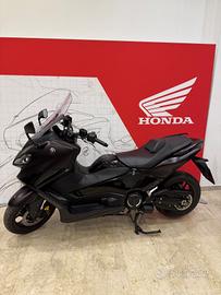 Yamaha TMAX 560