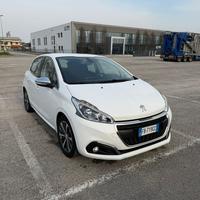 Pegeot 208