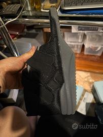 Scarpe al posto del gesso per i piedi