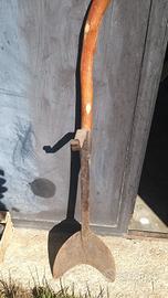 Vanga per tagliare il fieno a mano.