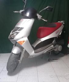Scooter Epoca Aprilia Leonardo 150 cc