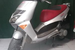 Scooter Epoca Aprilia Leonardo 150 cc