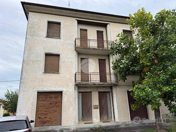 CASA SEMINDIPENDENTE A COLLI AL METAURO