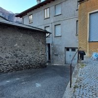 Casa con 4 appartamenti