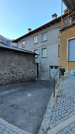 Casa con 4 appartamenti