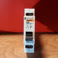 Interruttore commutatore 1P per guida din35