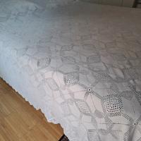 copriletto matrimoniale bianco ad uncinetto